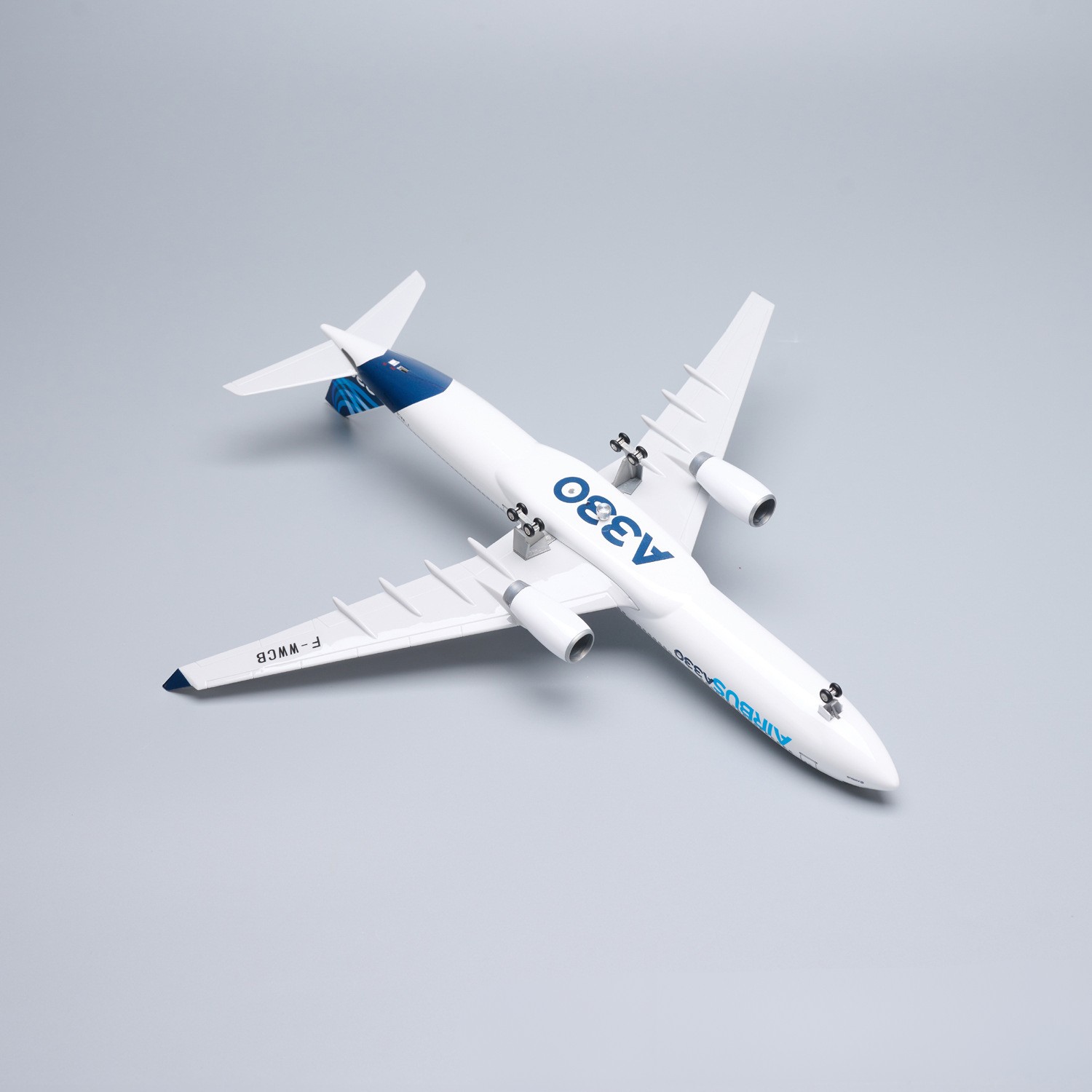 47cm Large Scale Prototype A33 - огляд і ціна Model Kit Planes